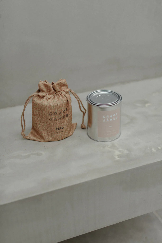 Grace and James - Outdoors Riad Candle - 450 ml