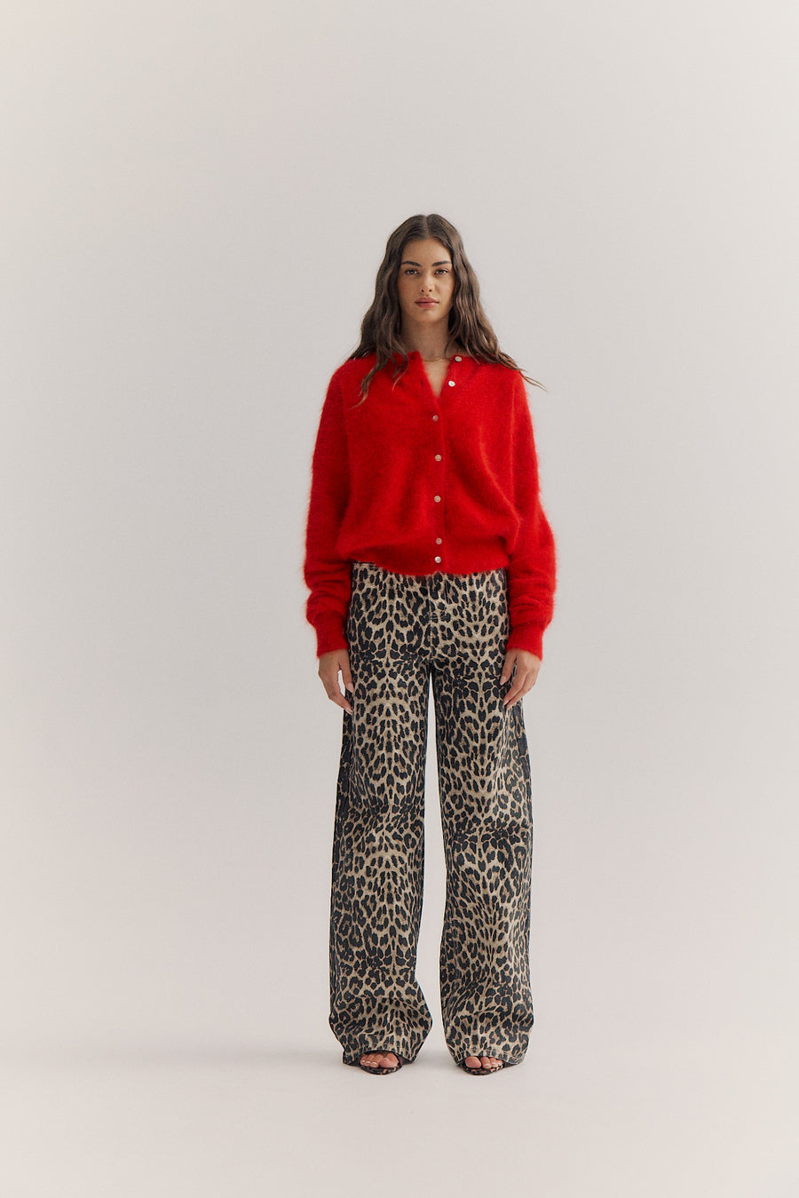 World of Nomads - Frankie Cardigan - Flame