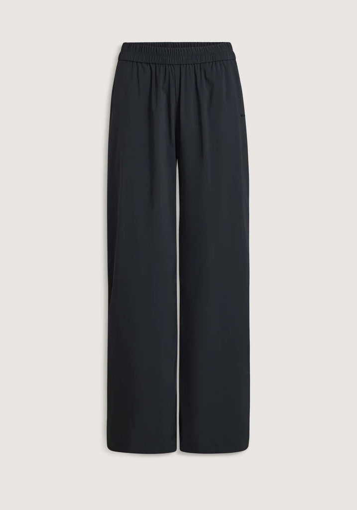 Viktoria & Woods- Pilot Active Pant- Black