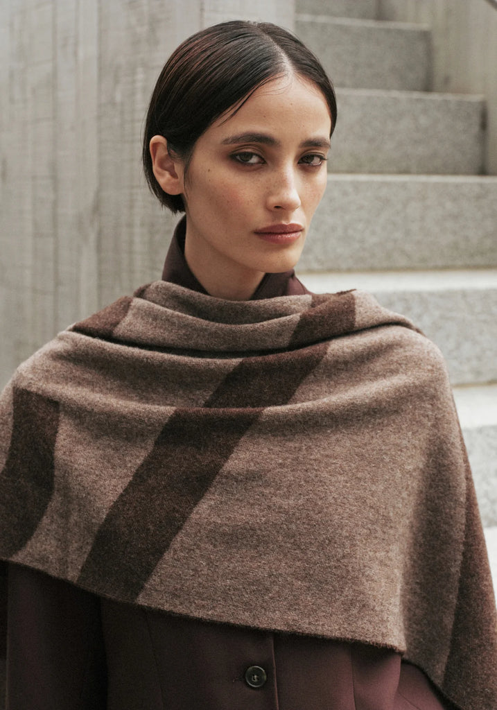 Viktoria & Woods - Snowdrift Scarf - Chocolate