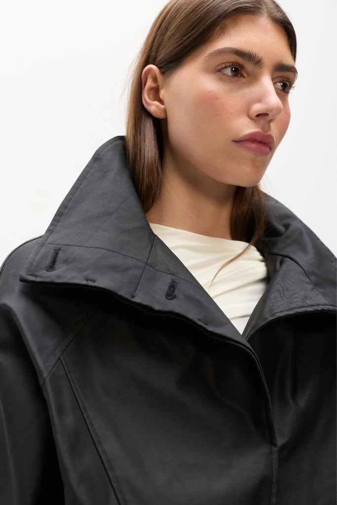 Bayse - Koa Cropped Coat - Black