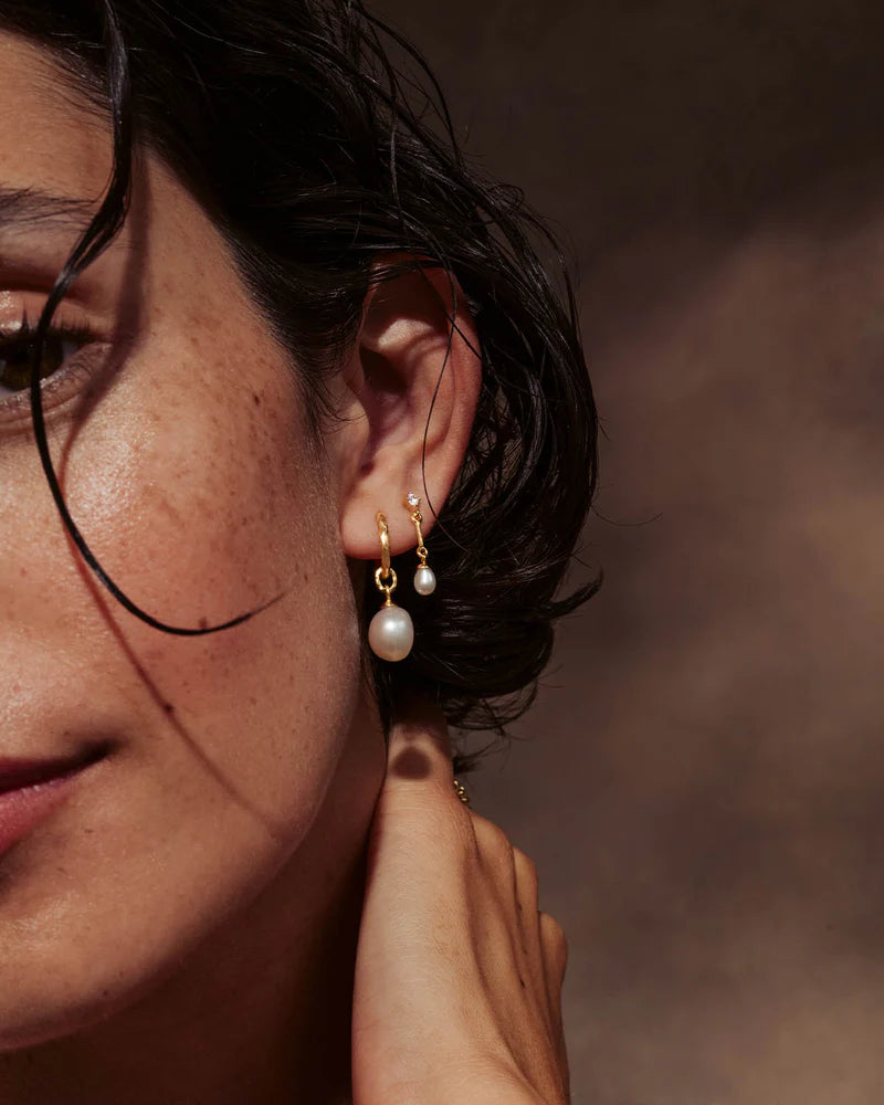 By Charlotte - Embrace Stillness Pearl Hoops - Gold