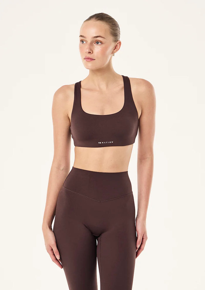 PE Nation - SIGNATURE SCOOP SPORTS BRA-DARK PLUM