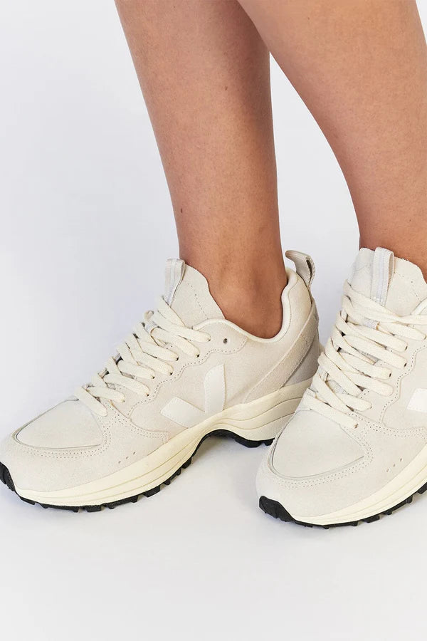 Veja - Venturi Suede - Natural/White