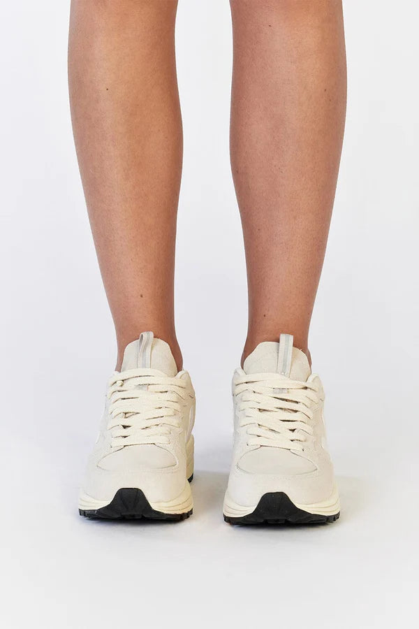 Veja - Venturi Suede - Natural/White