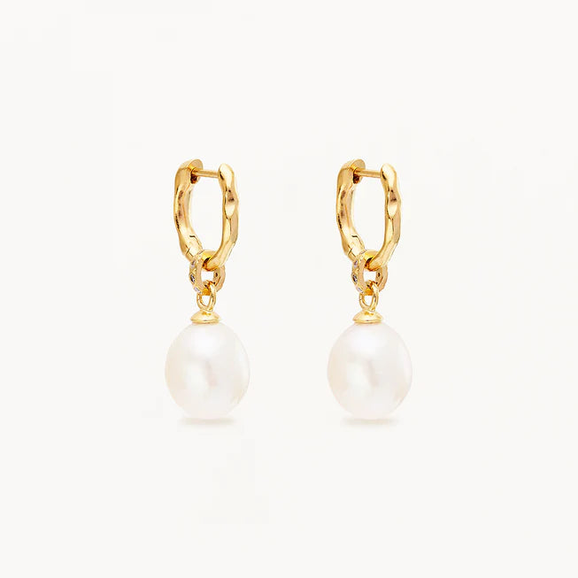 By Charlotte - Embrace Stillness Pearl Hoops - Gold