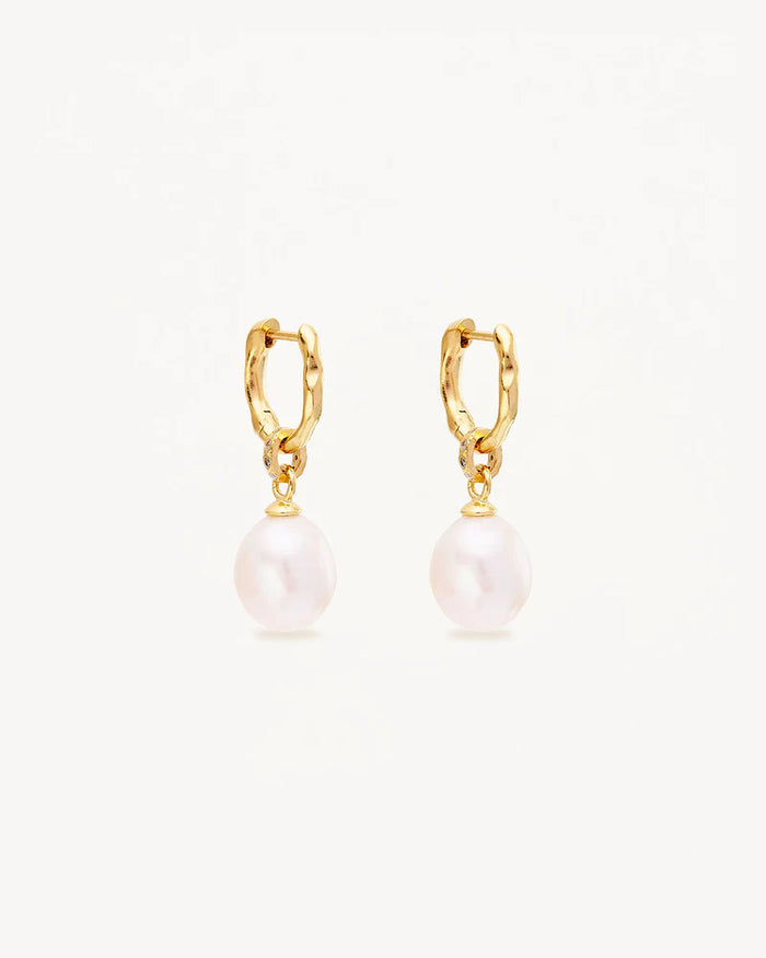 By Charlotte - Embrace Stillness Pearl Hoops - Gold