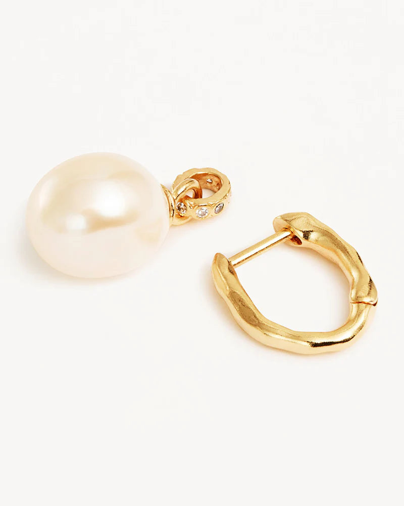 By Charlotte - Embrace Stillness Pearl Hoops - Gold